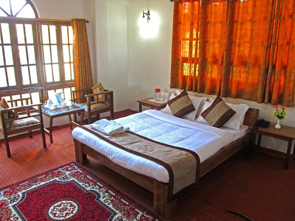 Hotel Alpine Crest Gangtok Esterno foto