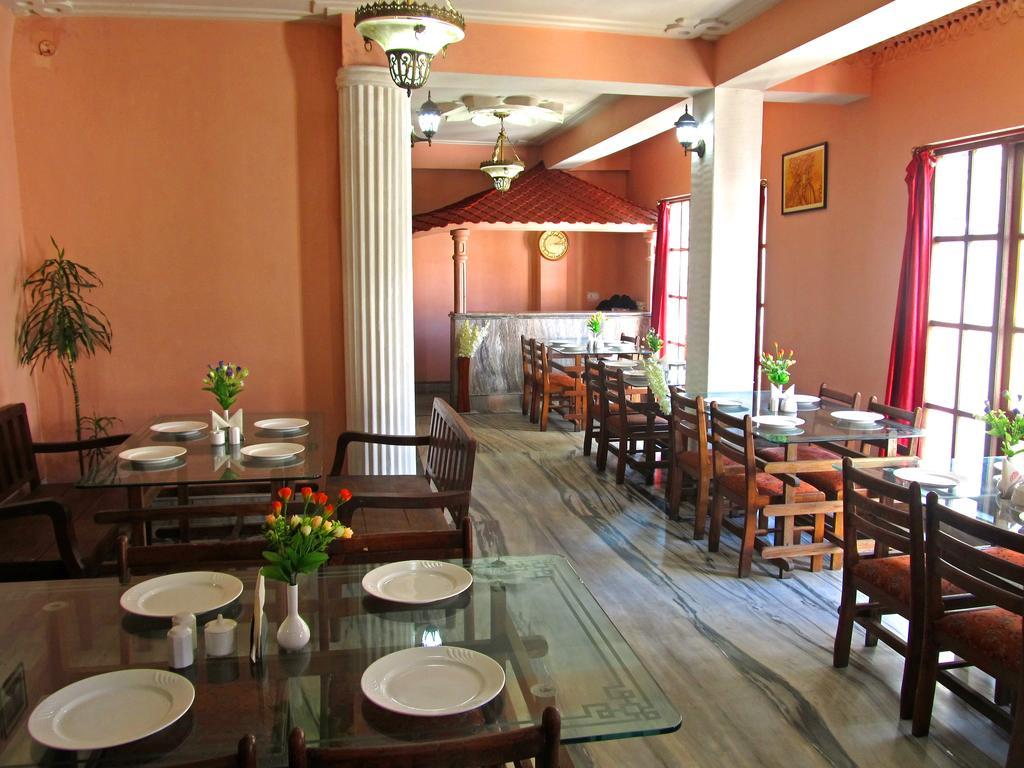 Hotel Alpine Crest Gangtok Esterno foto