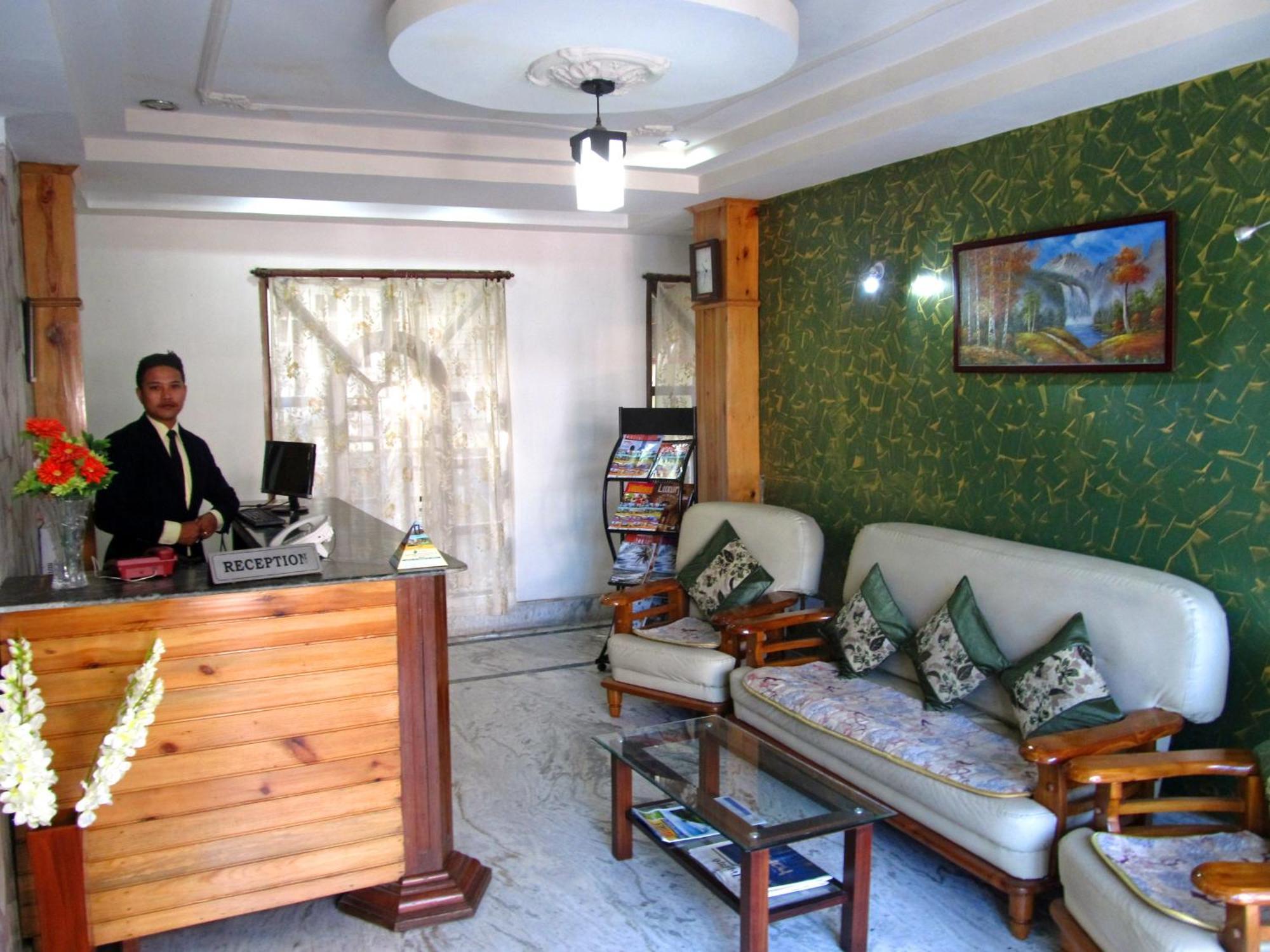 Hotel Alpine Crest Gangtok Esterno foto